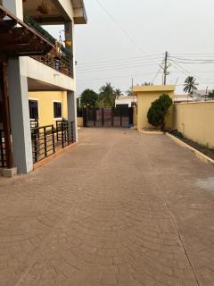 3-Bed Apartment Sleeps 6 with Wi-Fi - 8