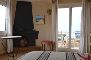 Sallys - 6