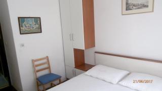 Charming Apartment in Gdinj + Garden - Gdinj - 4