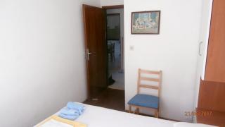 Charming Apartment in Gdinj + Garden - Gdinj - 3