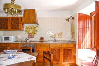 Charming House in Porto de Mós with Shared Pool - Porto de Mós - 8