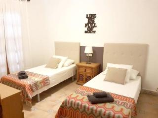 Spacious house in S'Illot with garden for 6 people - S'Illot - 4