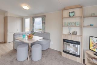 Stunning 6 Birth Caravan in Skegness Herons Mead - 9