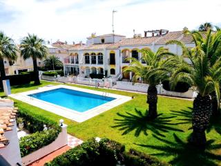 Welcoming House in Torrevieja with Shared Pool - Torrevieja - 9