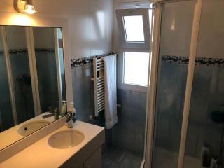 PDelgada 3-Bed House Sleeps 6 Parking & Sea View - 6