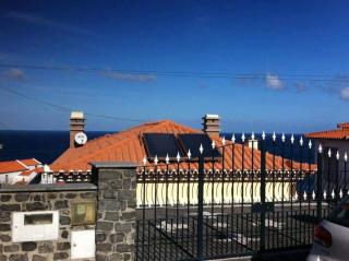 PDelgada 3-Bed House Sleeps 6 Parking & Sea View - 4