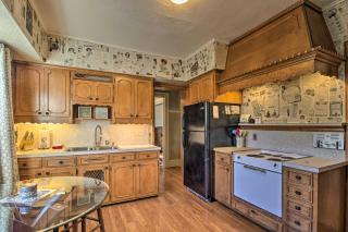 Cozy Appleton Getaway with Screened-In Porch and Yard! - Appleton - 5