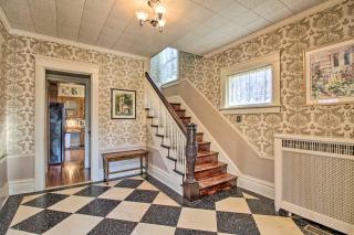 Cozy Appleton Getaway with Screened-In Porch and Yard! - Appleton - 2