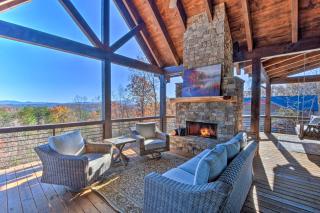 Luxurious Mountain Getaway with Game Room and Hot Tub! - Mineral Bluff - 9
