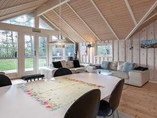 Four-Bedroom Holiday home in Væggerløse 8 - Marielyst - 1
