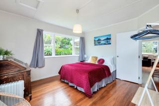 Sunny & Cozy Home near Western Springs - Auckland - 4