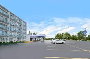 Howard Johnson by Wyndham Saint Joseph Benton Harbor - Benton Harbor - 8
