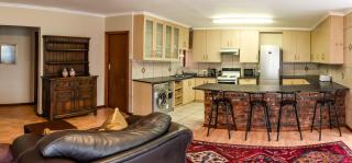 Antiqua Cottage - George - 9