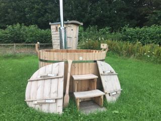 Unique Off- Grid Beehive Pod at Westcote Glamping - Hawick - 2