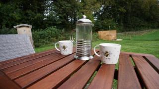 Unique Off- Grid Beehive Pod at Westcote Glamping - Hawick - 8