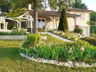 Maison de charme à Lendou-en-Quercy avec vue sur la montagne - Montlauzun - 9