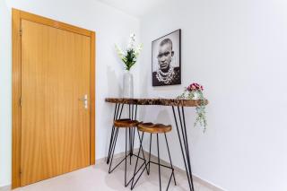 Art-inspired modern apartment - Lagos - 9
