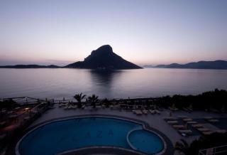 Plaza Hotel - Masouri - 8