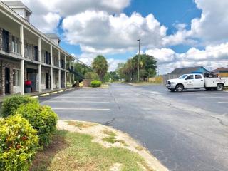 Days Inn by Wyndham Manning - Manning - 1