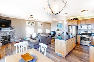 Oceanfront Contemporary - Lincoln City - 7