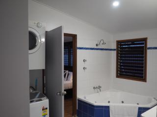 Cassawong Cottages - Mission Beach - 1