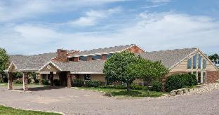 AmericInn by Wyndham Madison SD - Madison - 7