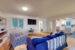 Maine Waterfront Luxury Retreat - 8