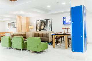 Holiday Inn Express Hotel & Suites Greenville by IHG - Greenville - 2