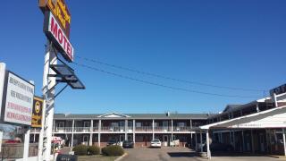 Budget Host Exit 254 Inn - Loveland - 1