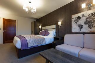 The White Swan - Scotter - 1
