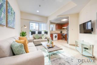Next to Lake 2BR Apartment Accessible to Metro, Dubai Gate 2, Jumeirah Lake Towers by Deluxe Holiday Homes - Dubái - 0