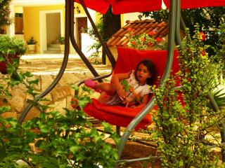 Kuris Studios & Apartments - 3