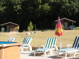 Chalet confortable aux Tourettes avec piscine partagée - 1