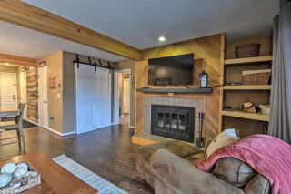 Cozy Bellaire Condo with Balcony - 3 Mi to Skiing! - Bellaire - 7