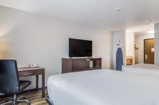 Red Lion Inn & Suites Des Moines - Des Moines - 1