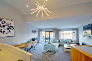Central Water Views - Queentown Holiday Townhouse - 6