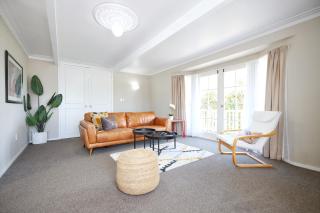 2mins to lakefront Family Retreat - Taupo - 2