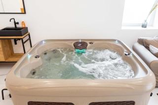 Love room Jacuzzi Sauna Privatif Marseille - Marseille - 8