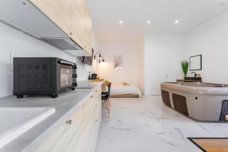Love room Jacuzzi Sauna Privatif Marseille - Marseille - 6