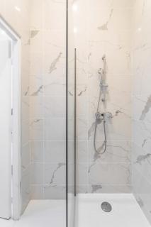 Love room Jacuzzi Sauna Privatif Marseille - Marseille - 2