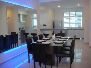 Shamrock Beach Villas Batu Ferringhi Penang - Batu Ferringhi - 5