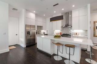 East Elizabeth St Main Home - 2