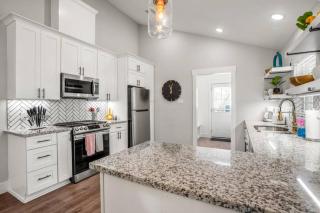 Pythagoras Place at East End Revitalized - Houston - 3