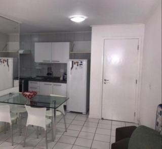 NA BEIRA MAR DE PAJUCARA- EDIF NEO- APARTAMENTO QUARTO E SALA - POSSUI VARANDA- VISTA LATERAL DO MAR-RUA JULIO PLECH FILHO 60 ESQUINA COM AVENIDA DOUTOR ANTONIO GOUVEIA - CONSUMO ELETRICO É PAGO No CKECK-OUT - 1 KWH É 1,35 REIAS - Maceió - 2