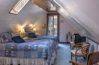 Clementine's Guest House & Vacation Rentals - 4