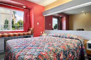 Microtel Inn and Suites Clarksville - Clarksville - 7