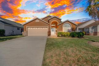 Two Master Bedrooms Pool Home Private Yard - Orlando - 9