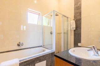 Aloha Lodge 2 Bedroom Apartment near Menlyn Sleeps 4 - Pretoria - 4