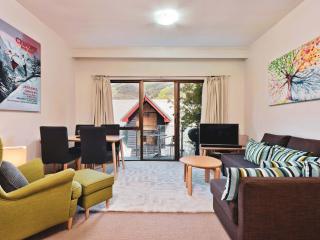 Lantern 1 Bedroom Balcony with partial mountain view - Thredbo - 8