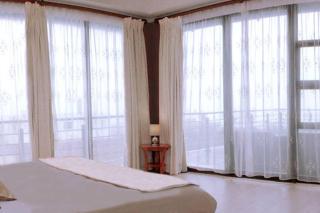 4 Bedroom Luxury Home with View of the Ocean and Table Mountain - 6